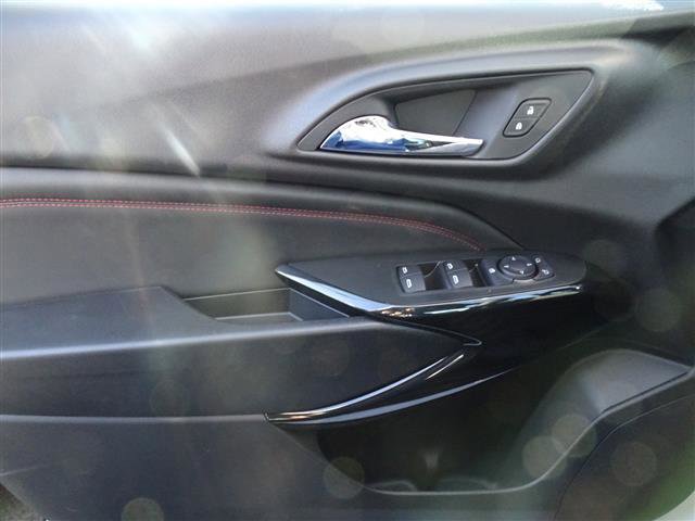 Used 2025 Chevrolet Trax RS w/ Driver Confidence Package image 17