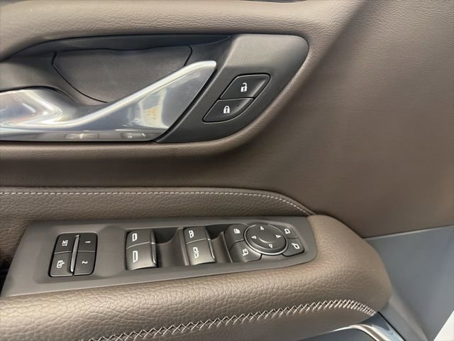 Used 2023 GMC Yukon Denali AWD/4WD image 38