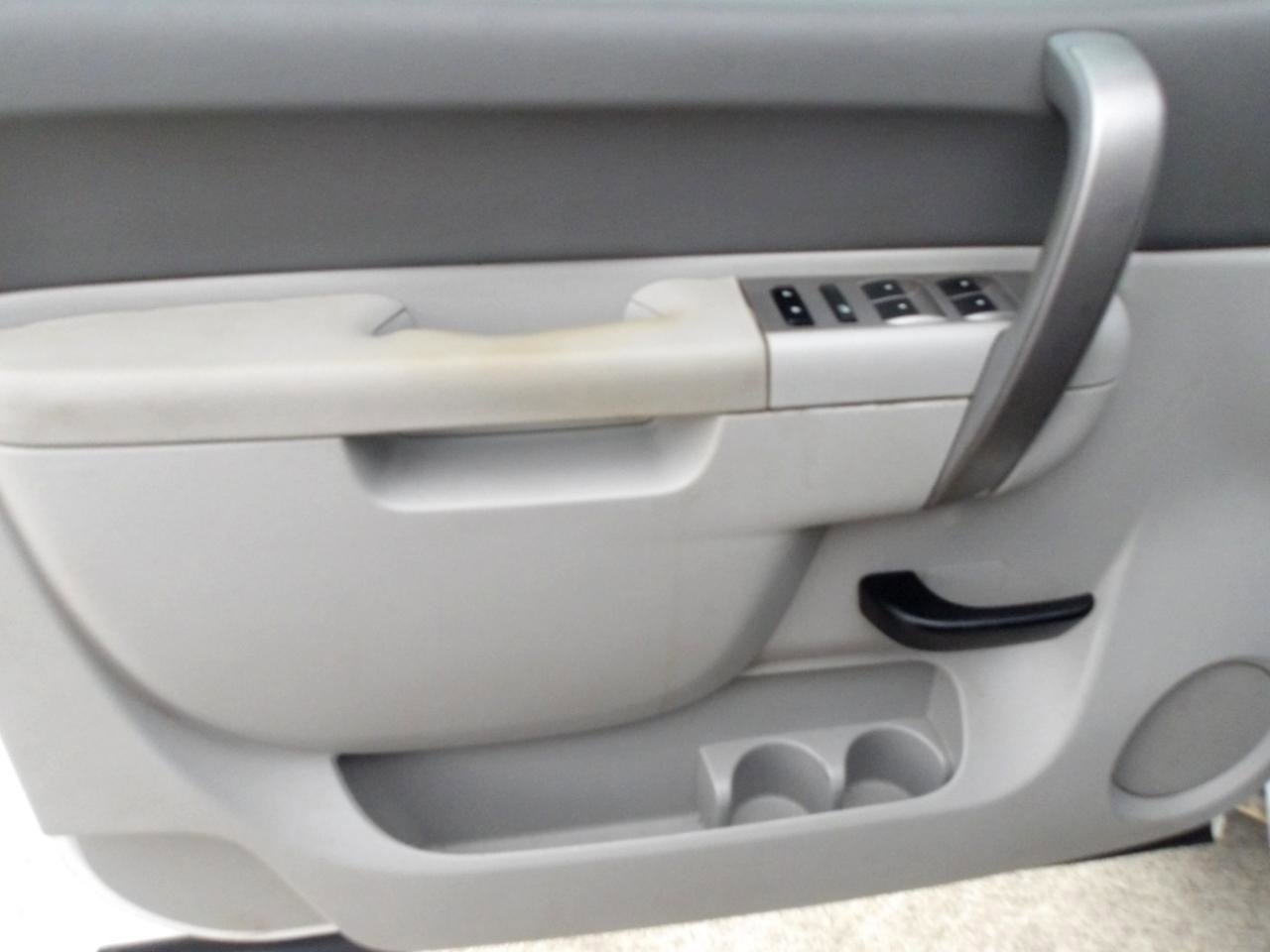 Used 2010 Chevrolet Silverado 1500 W/T RWD image 18