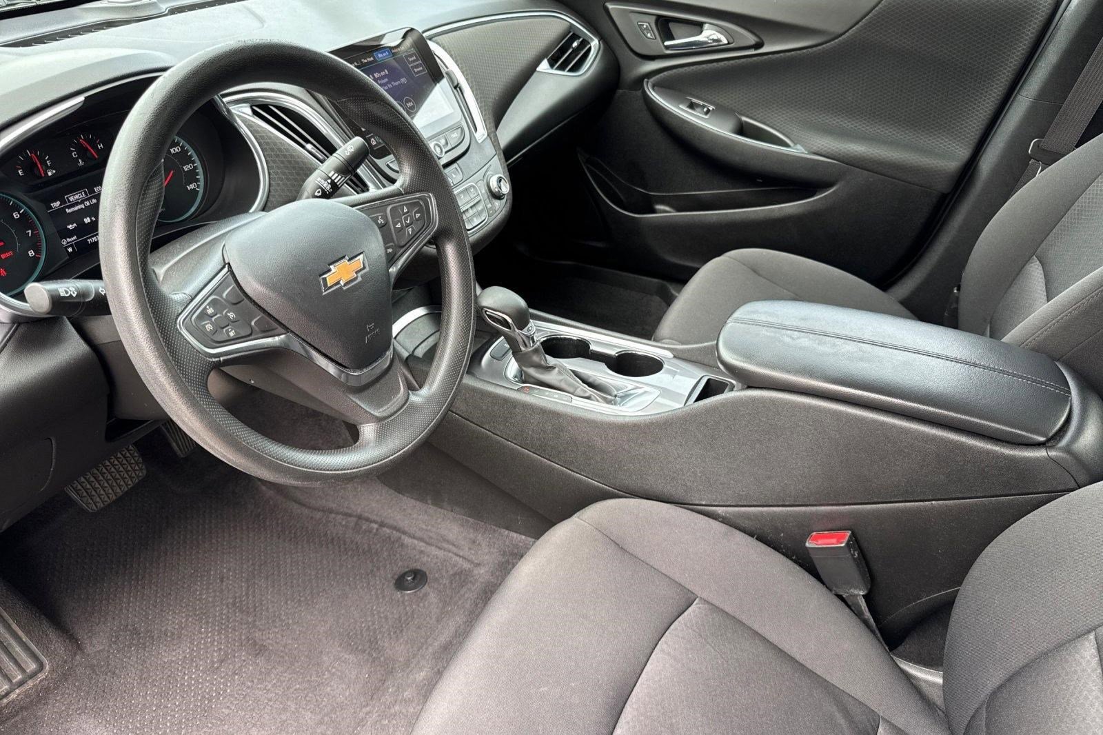 Used 2021 Chevrolet Malibu LT image 4