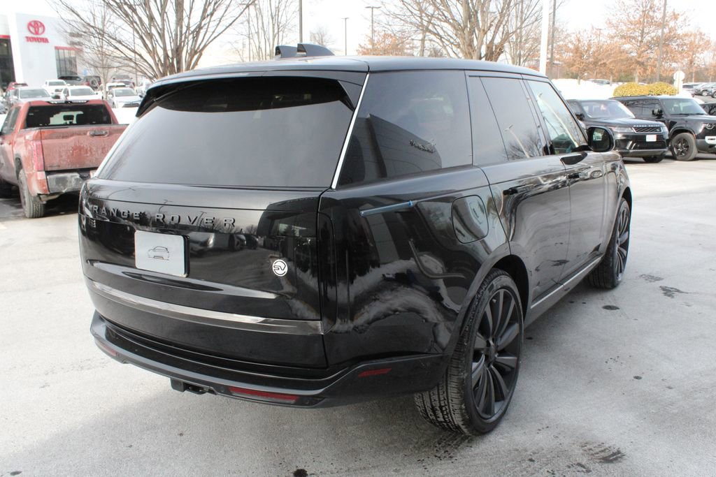 New 2026 Land Rover Range Rover SV image 2