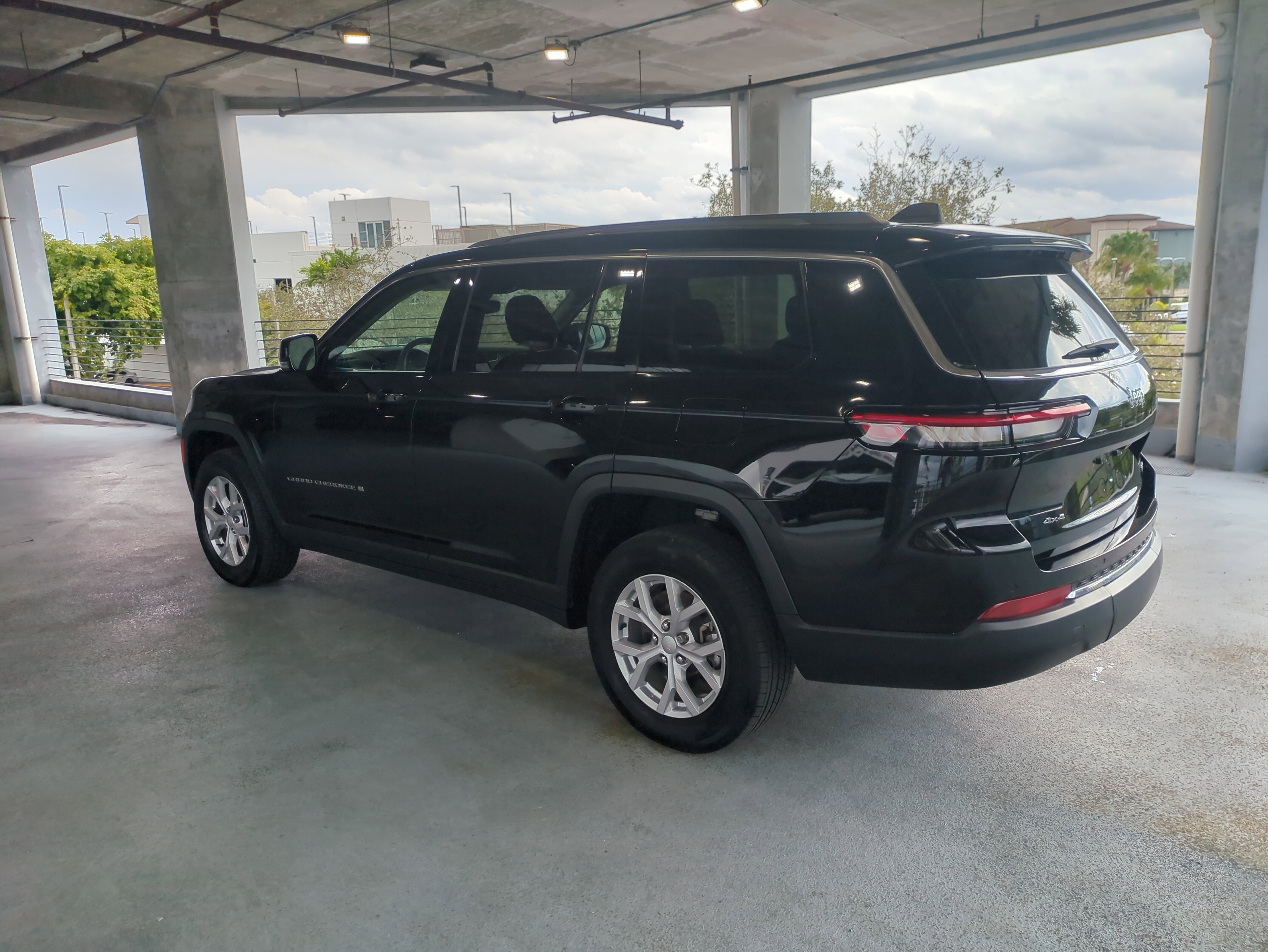 Certified 2023 Jeep Grand Cherokee L Limited image 7