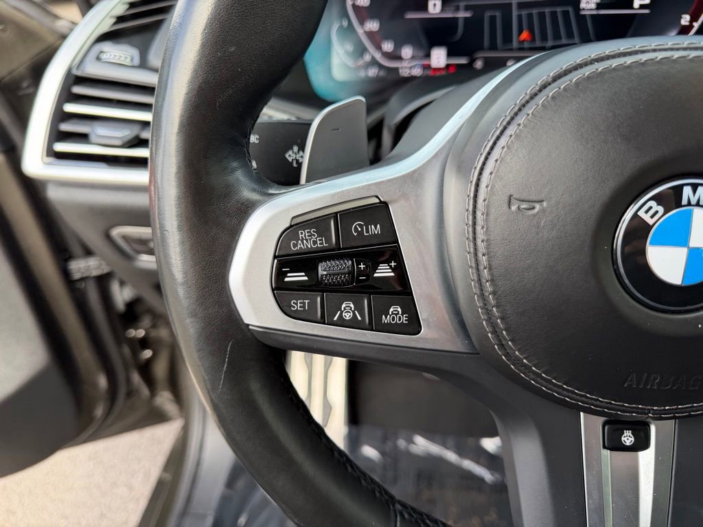 Used 2022 BMW X6 M50i w/ Executive Package image 18