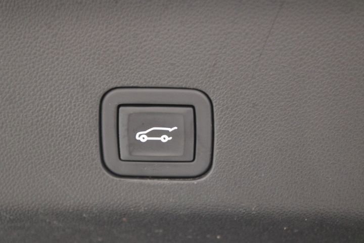 Used 2023 GMC Yukon Denali Ultimate image 18