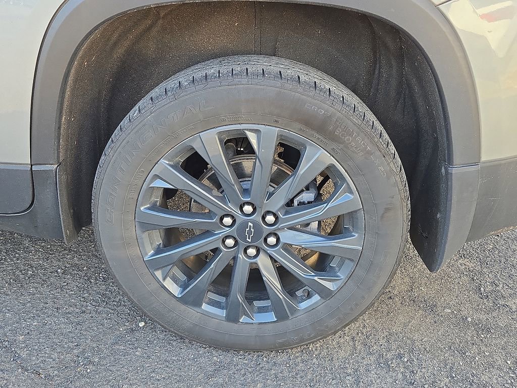 Used 2023 Chevrolet Traverse RS w/ LPO, Floor Liner Package image 12