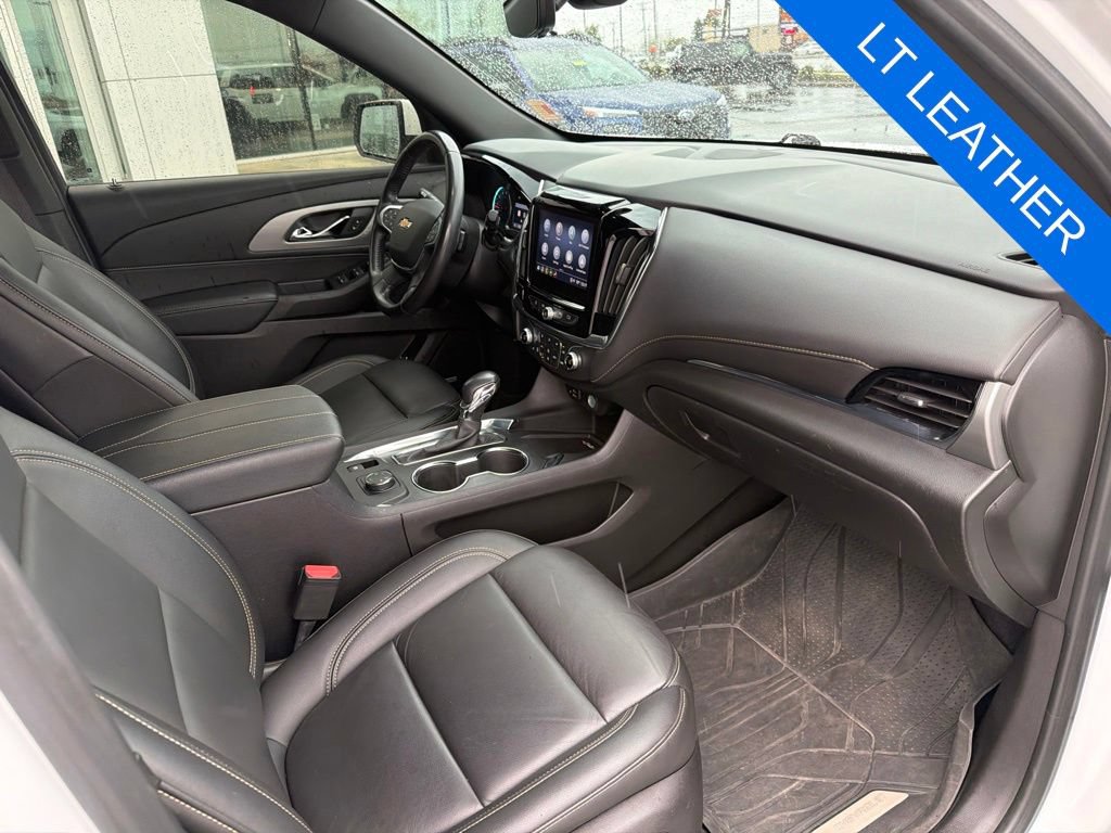 Used 2022 Chevrolet Traverse LT w/ LT Premium Package AWD/4WD image 12