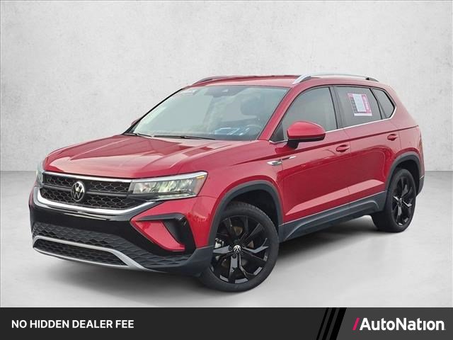 Used 2023 Volkswagen Taos SE w/ Black Wheel Package