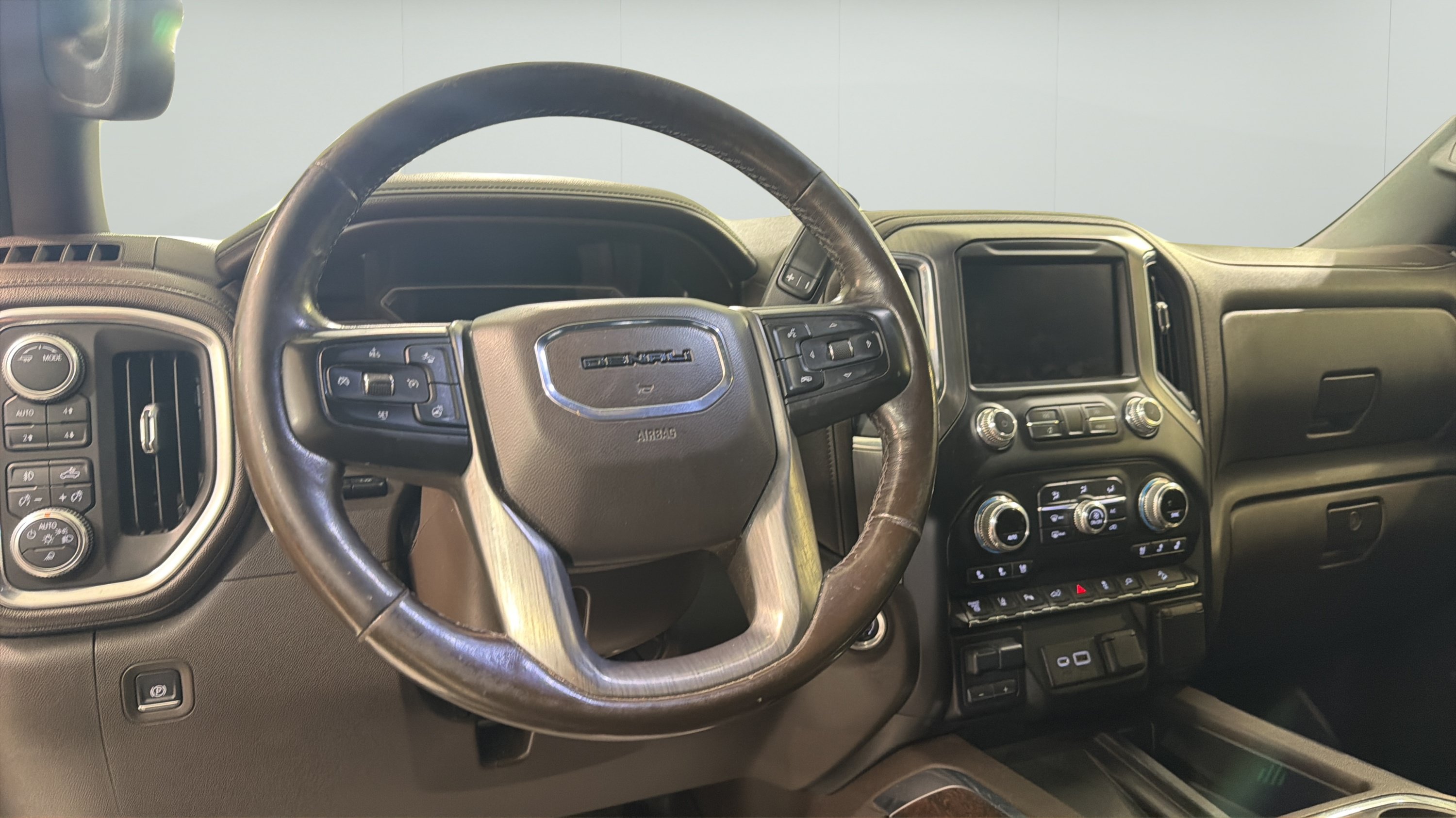 Used 2020 GMC Sierra 2500 Denali w/ Technology Package AWD/4WD image 12