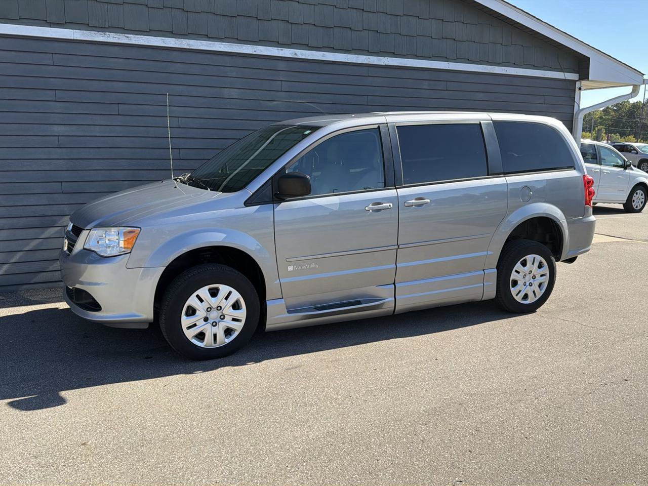 Used 2016 Dodge Grand Caravan SE w/ Quick Order Package 29E SE FWD image 39