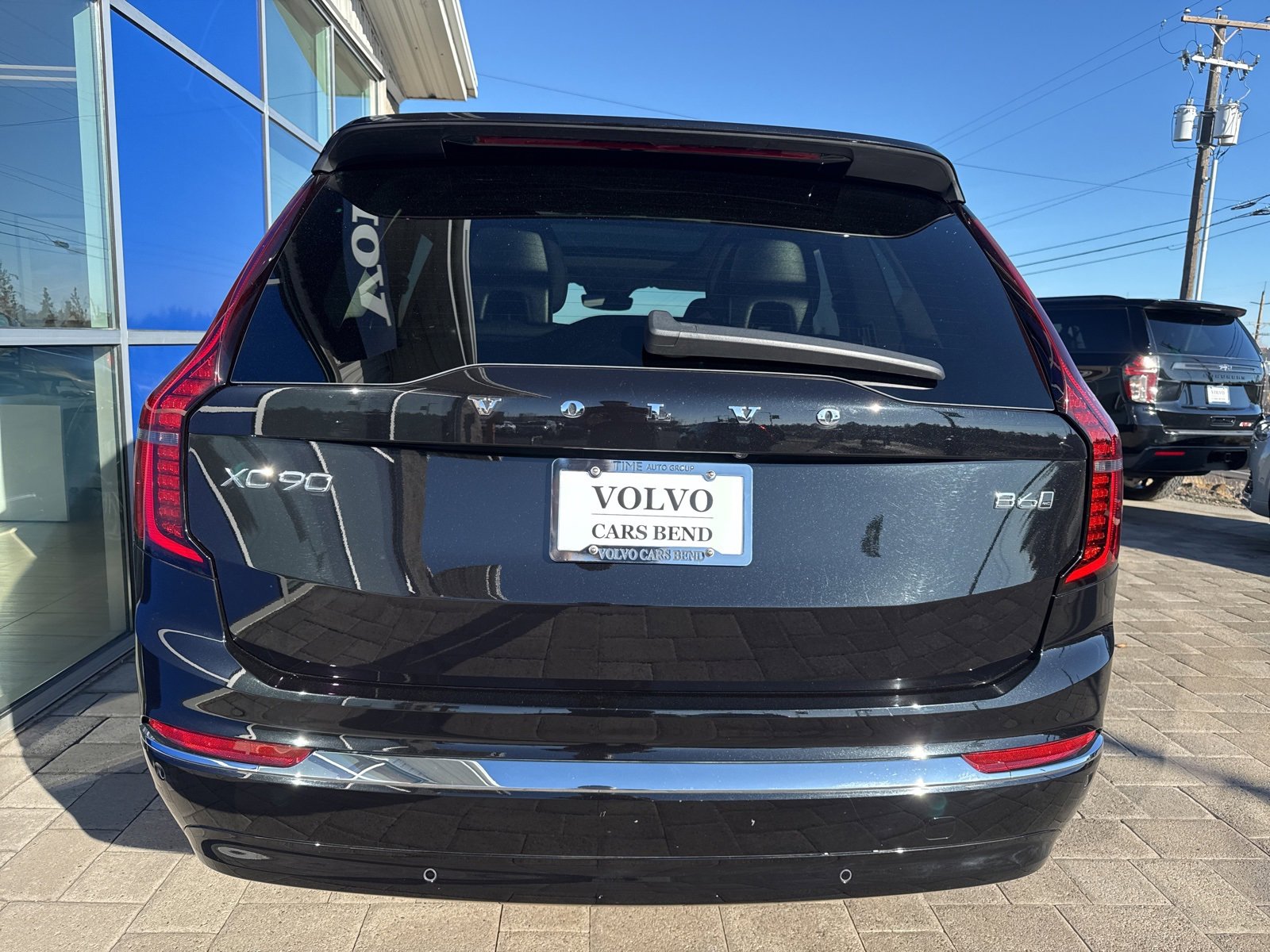 Certified 2025 Volvo XC90 B6 Plus image 5