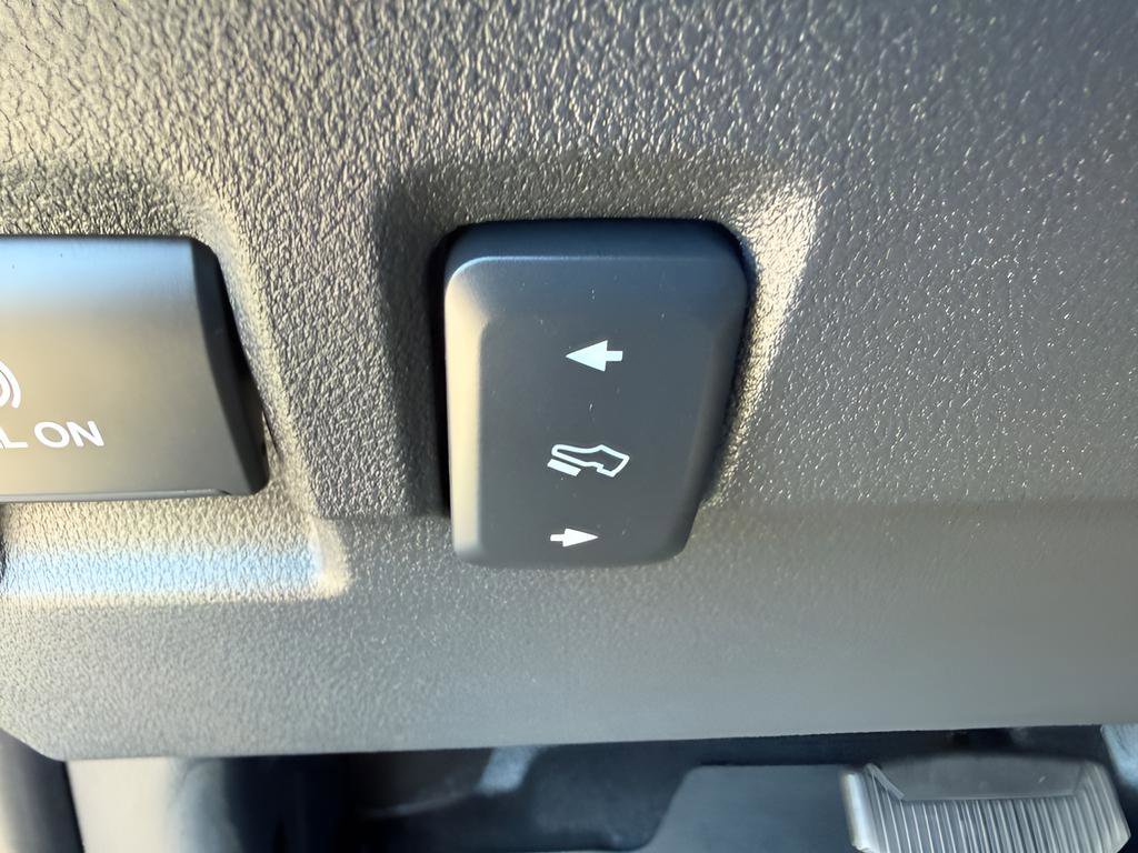 Used 2024 Ford F350 Platinum AWD/4WD image 26