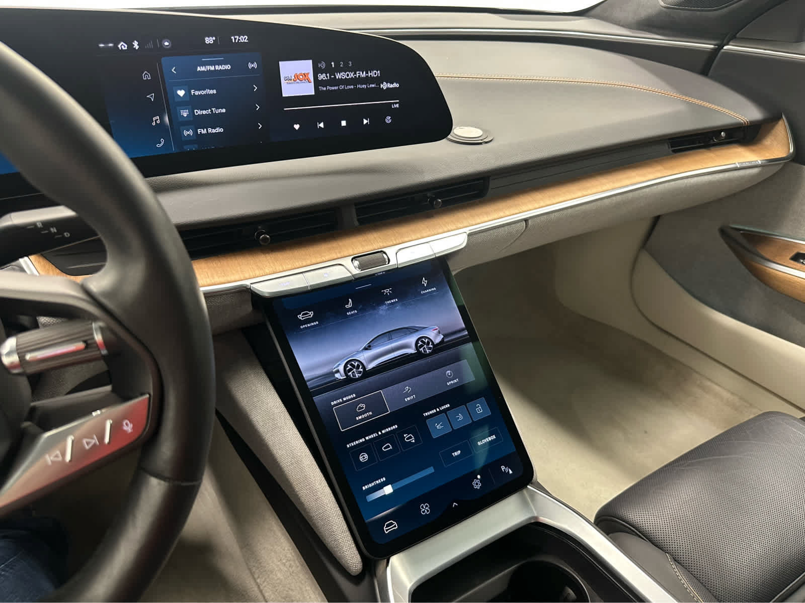 Used 2023 Lucid Air Touring AWD/4WD image 22