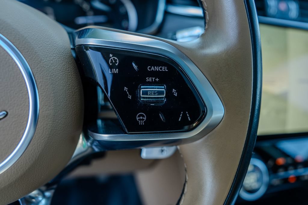 Used 2023 Jaguar F-PACE S AWD/4WD image 7