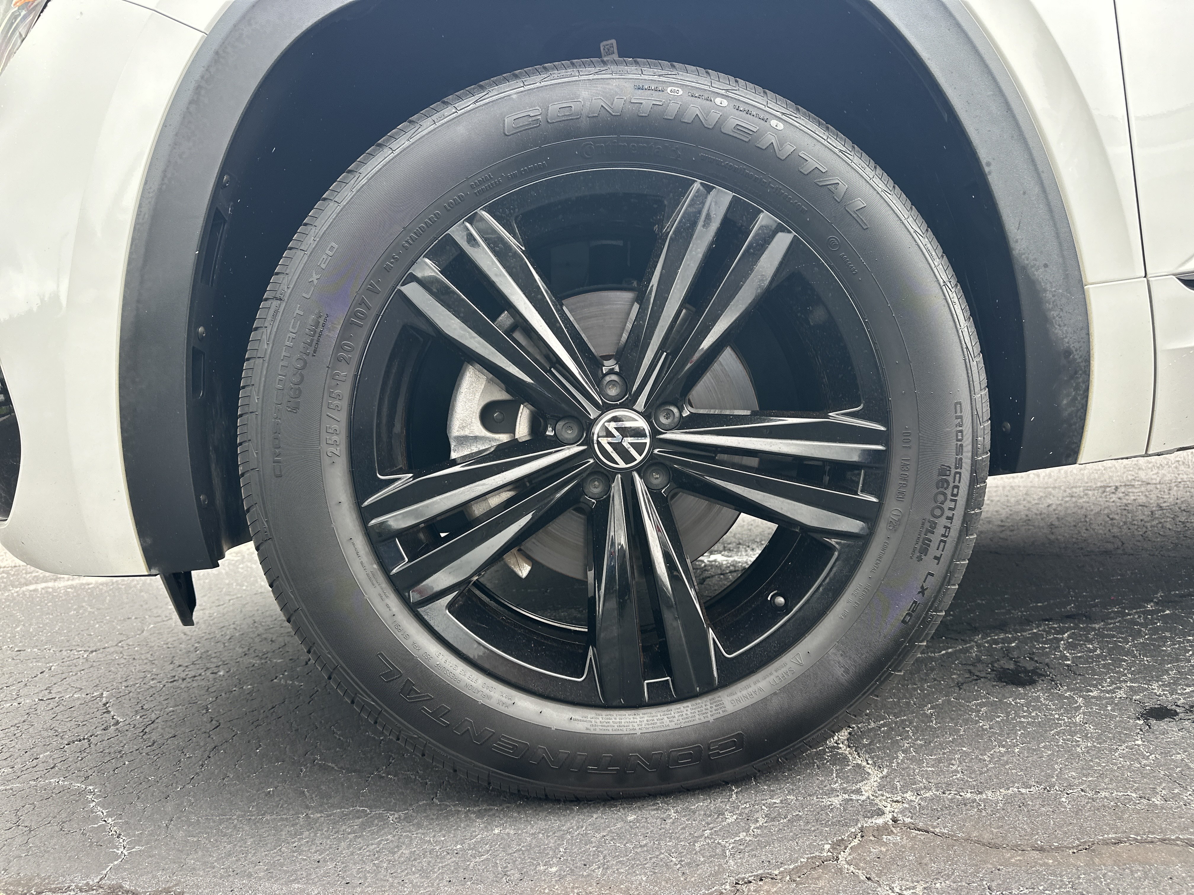Used 2023 Volkswagen Atlas Cross Sport SEL R-Line AWD/4WD image 12