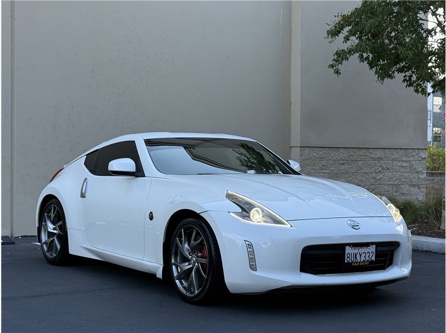 Used 2016 Nissan 370Z Coupe RWD video 1