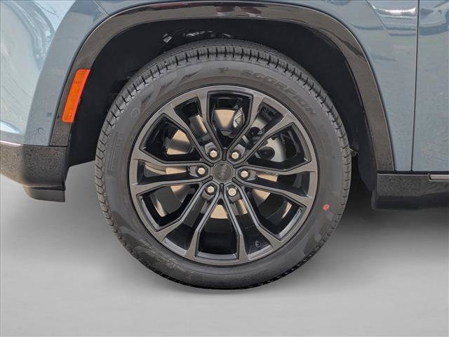 New 2026 Jeep Grand Wagoneer L Summit AWD/4WD image 10