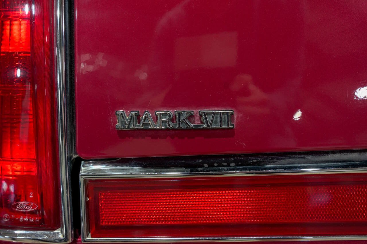 Used 1990 Lincoln Mark VII LSC RWD image 25