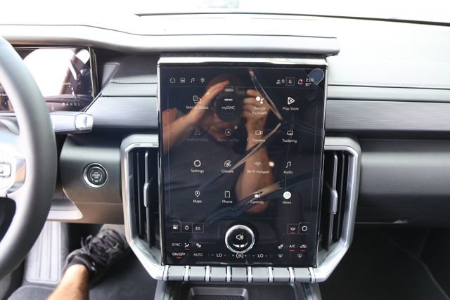 New 2026 GMC Acadia Elevation w/ Elevation Premium Package FWD image 18