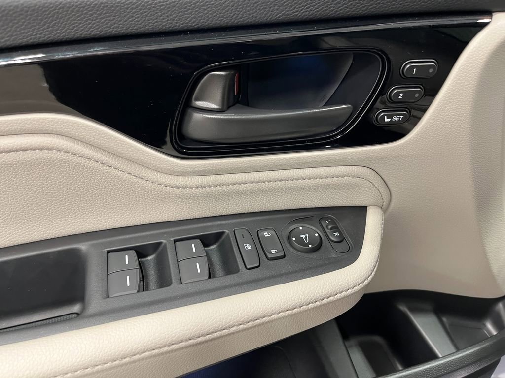 New 2026 Honda Odyssey Touring image 13