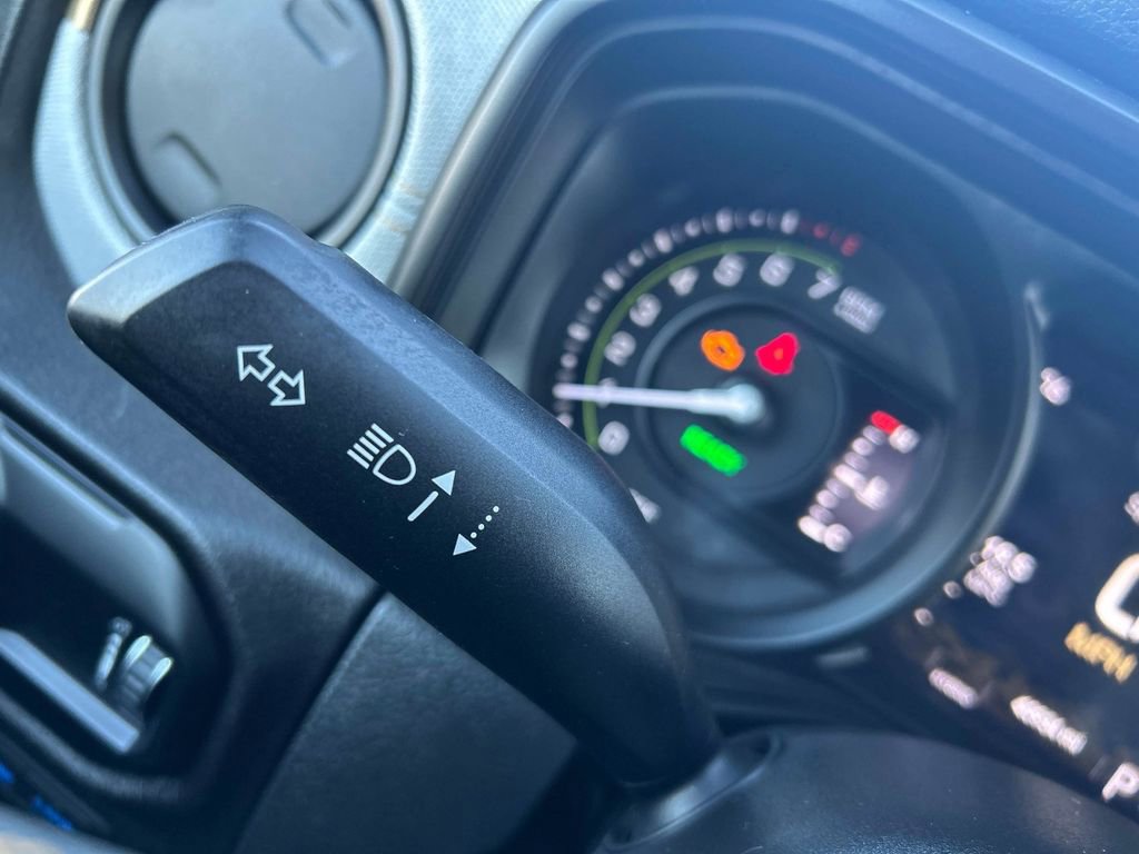 Used 2024 Jeep Wrangler Unlimited w/ Convenience Group image 25