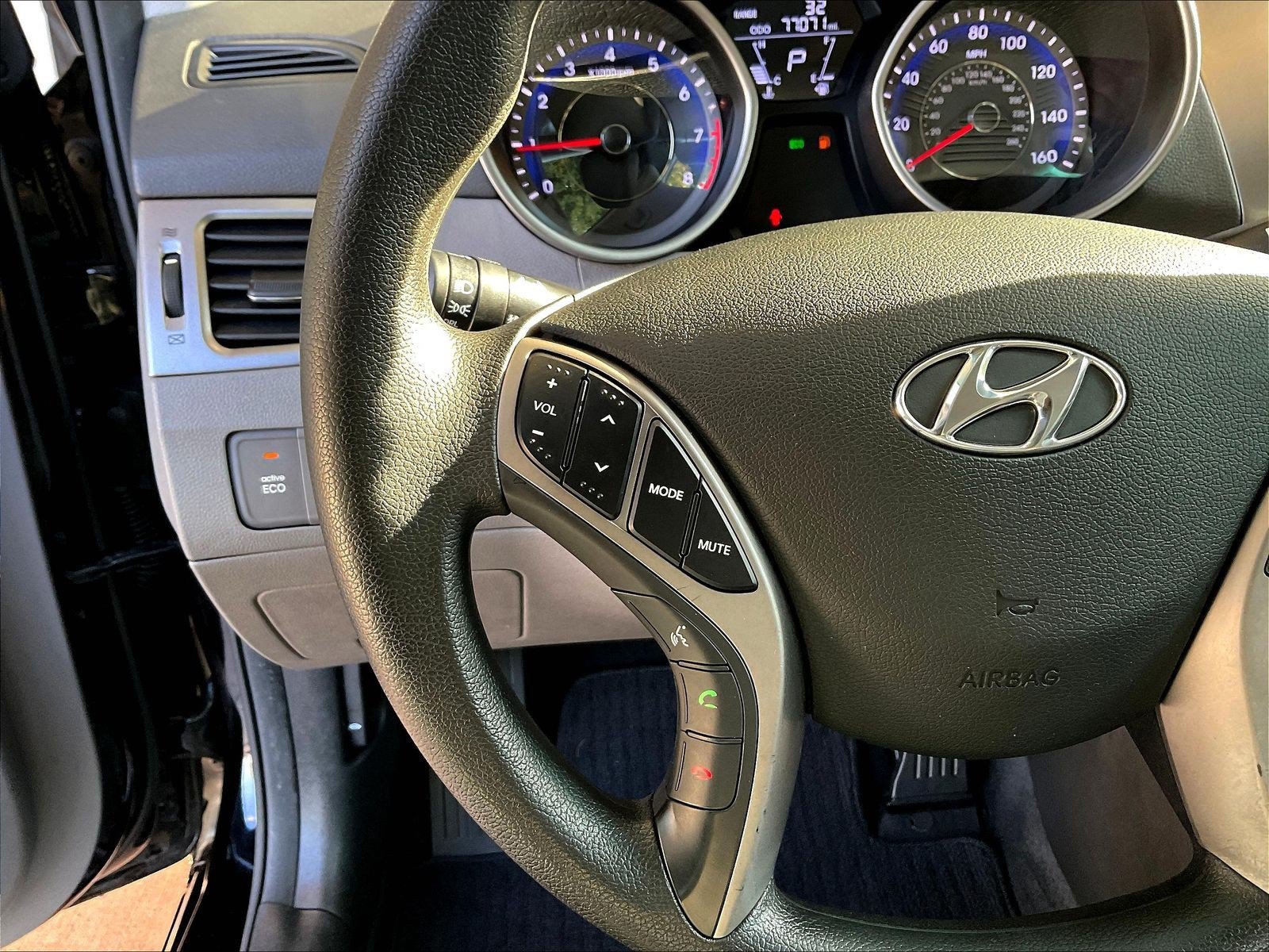 Used 2013 Hyundai Elantra GLS w/ Preferred Pkg FWD image 10