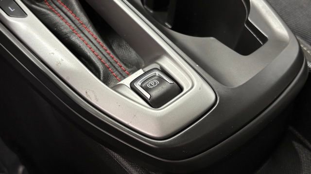 Used 2024 Chevrolet Trax RS w/ Sunroof Package FWD image 43