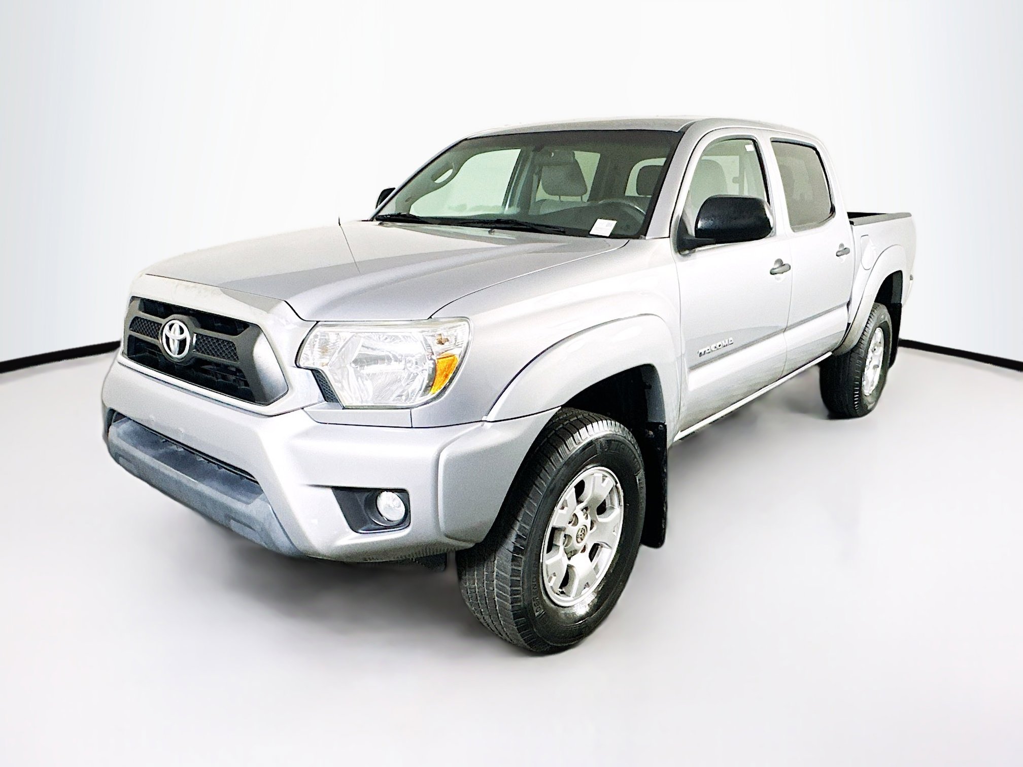 Used 2015 Toyota Tacoma PreRunner w/ SR5 Package image 3