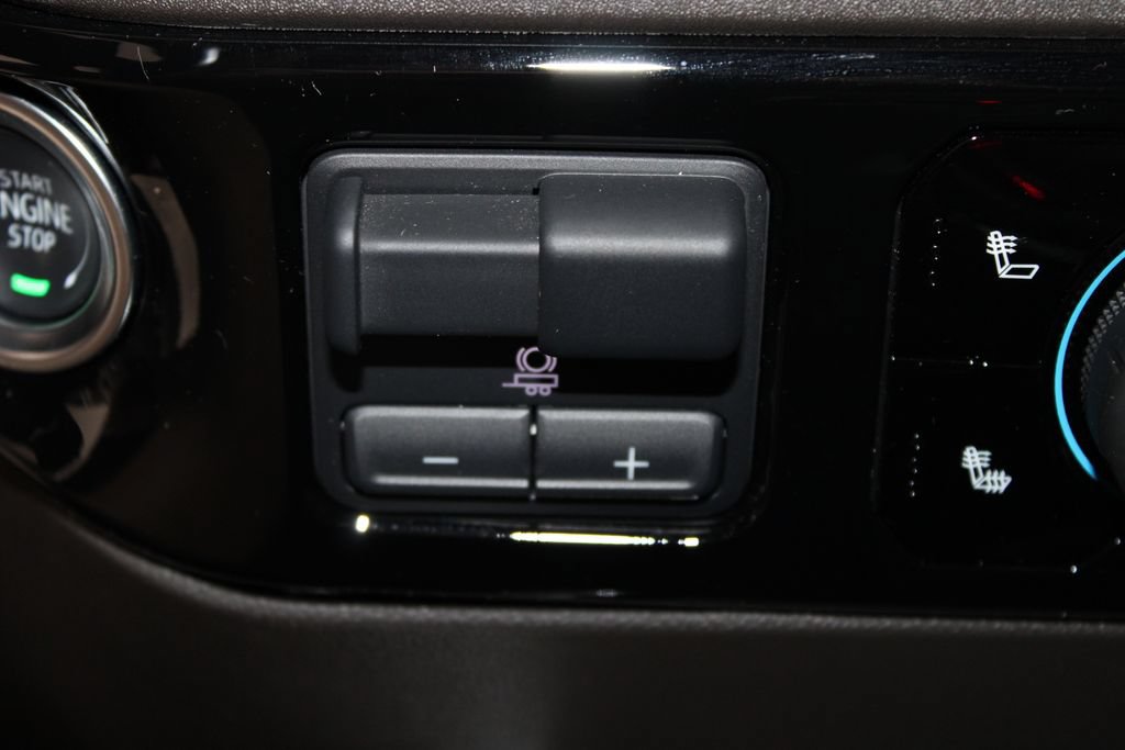 Used 2025 Chevrolet Silverado 1500 LT Trail Boss w/ LT Trail Boss Premium Package AWD/4WD image 45