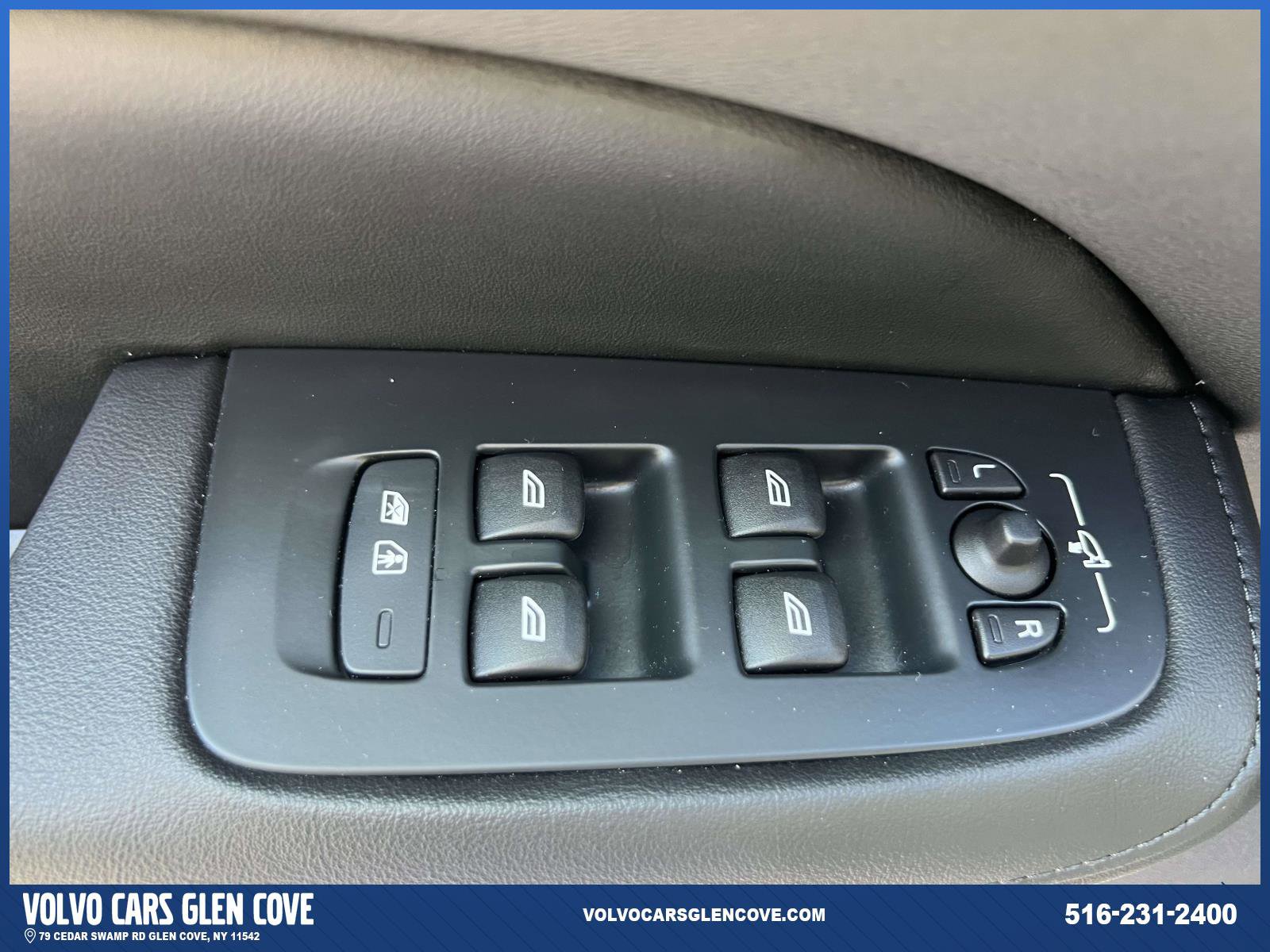 Used 2023 Volvo S60 B5 Plus w/ Climate Package image 16