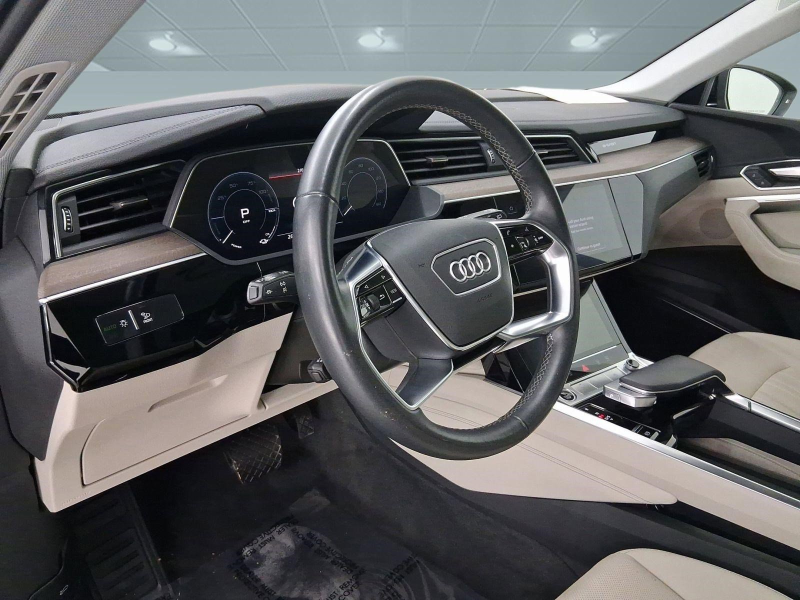 Used 2022 Audi e-tron Premium Plus image 21