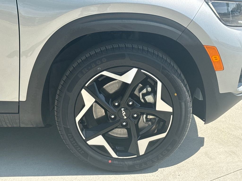 Used 2024 Kia Seltos EX image 11