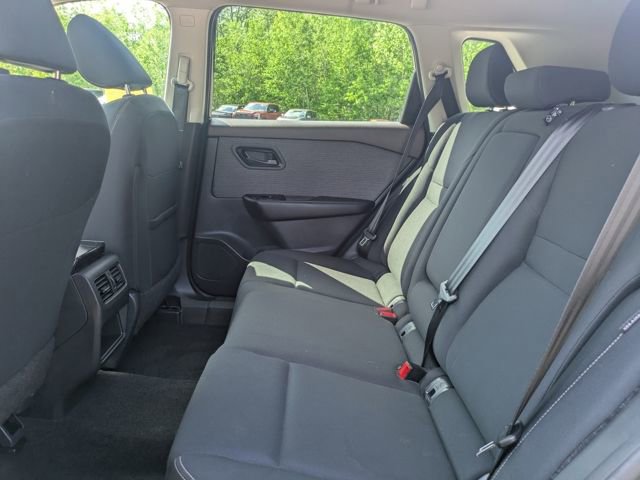 Used 2023 Nissan Rogue S AWD/4WD image 17