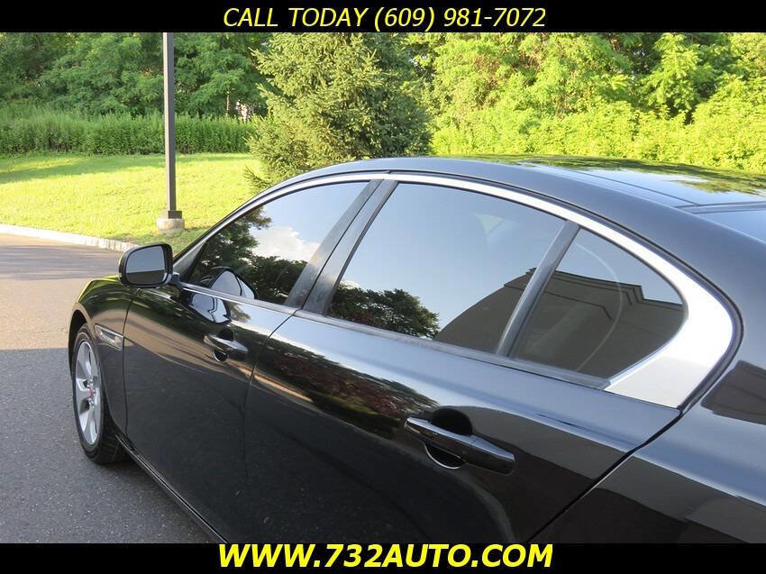 Used 2017 Jaguar XE image 25