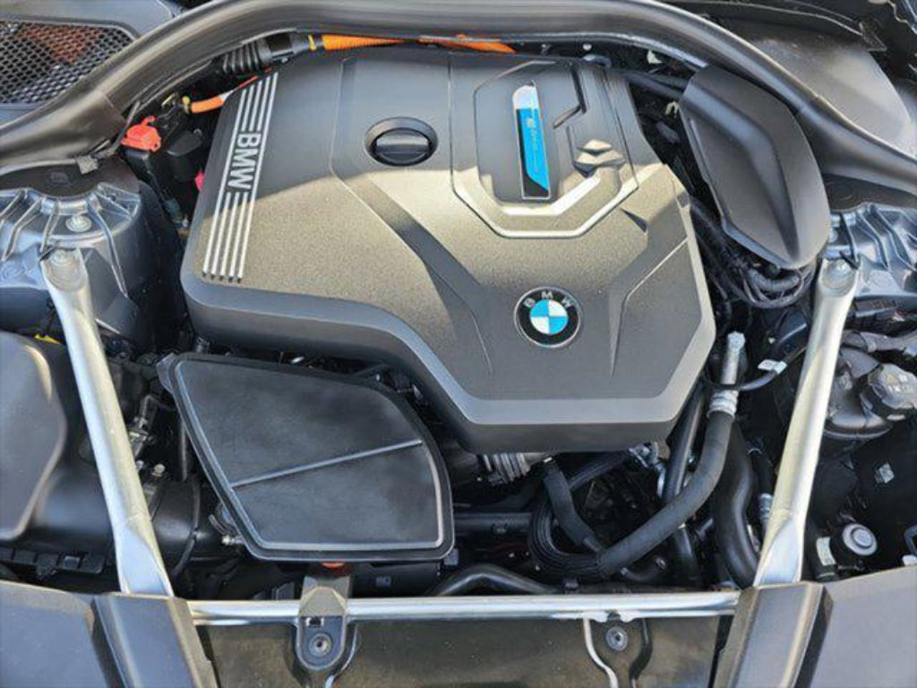 Used 2023 BMW 530e w/ M Sport Package RWD image 31