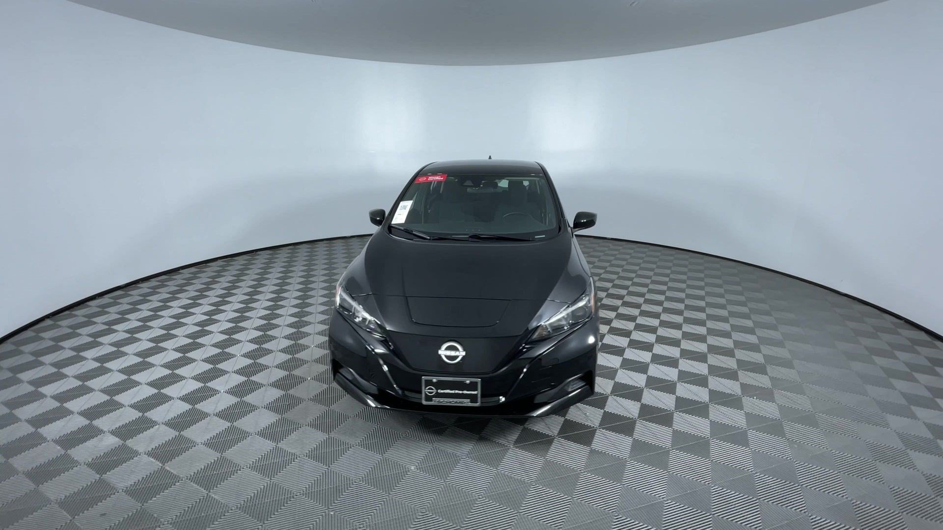 Certified 2025 Nissan Leaf S FWD image 3