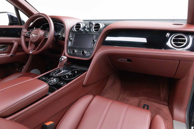 Used 2019 Bentley Bentayga image 2