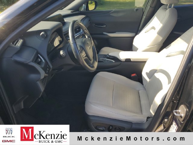 Used 2021 Lexus UX 200 w/ Accessory Package (A2) FWD image 5