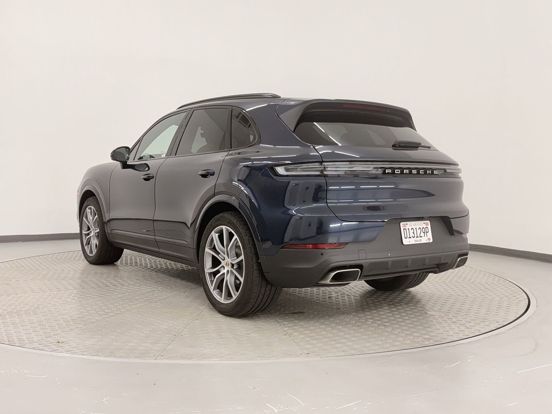 New 2025 Porsche Cayenne image 3