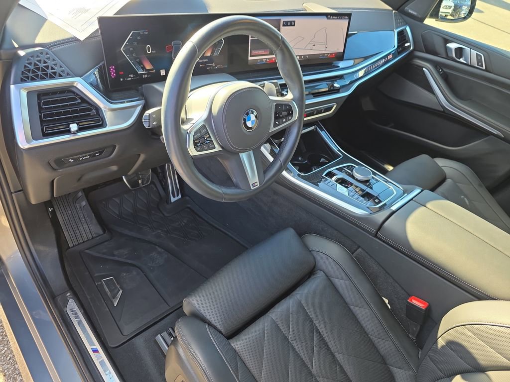 Used 2025 BMW X5 xDrive40i w/ M Sport Package image 9