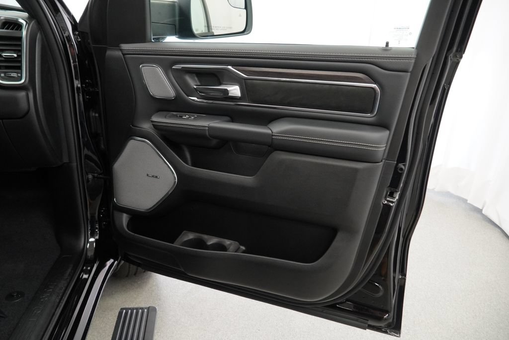 New 2027 RAM 1500 Laramie AWD/4WD image 32