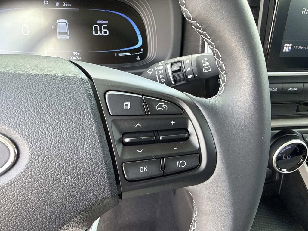Used 2024 Hyundai Venue SEL FWD image 29