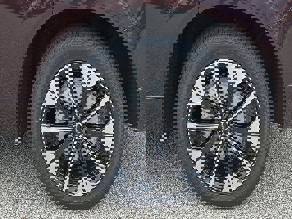 New 2026 Volvo XC60 B5 Plus w/ Climate Package image 6