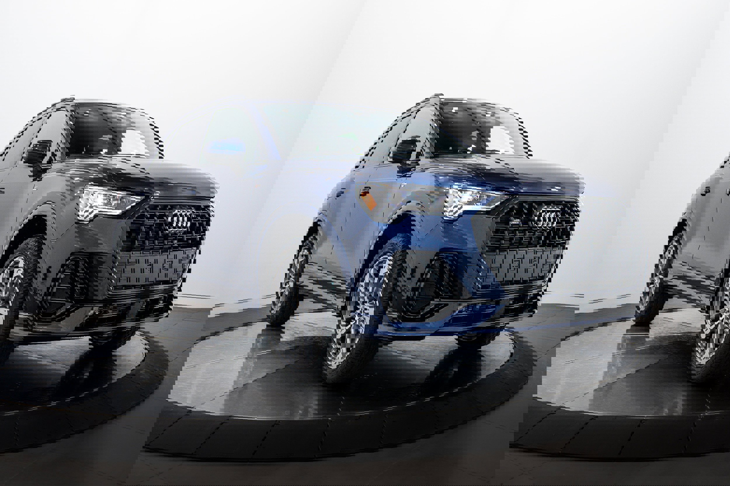 New 2025 Audi Q3 2.0T Premium image 2