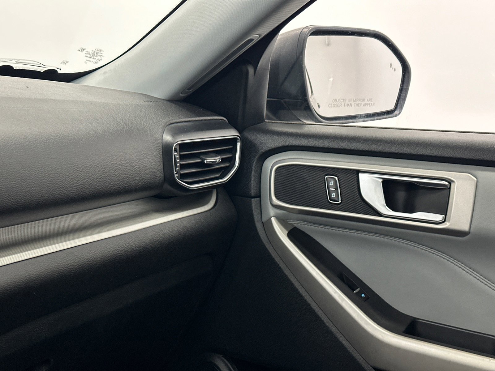 Used 2022 Ford Explorer XLT w/ Equipment Group 202A image 36