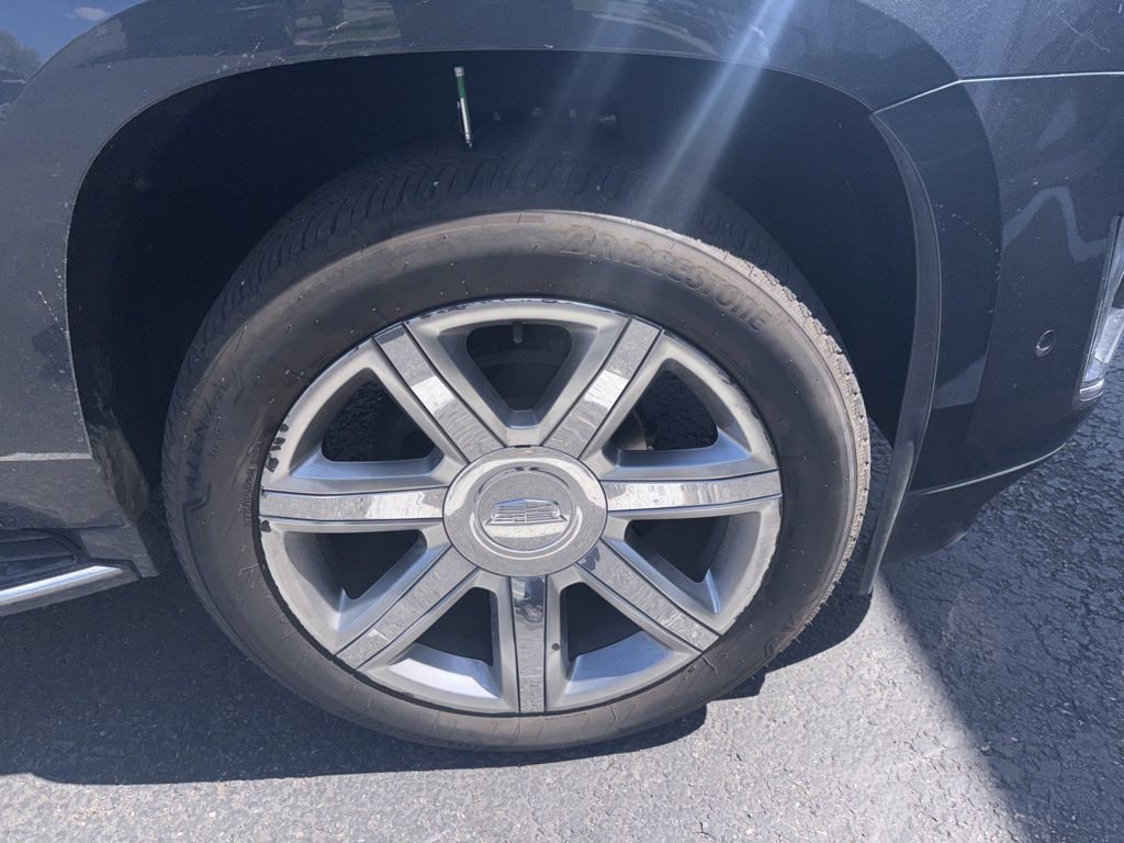 Used 2019 Cadillac Escalade Luxury image 14