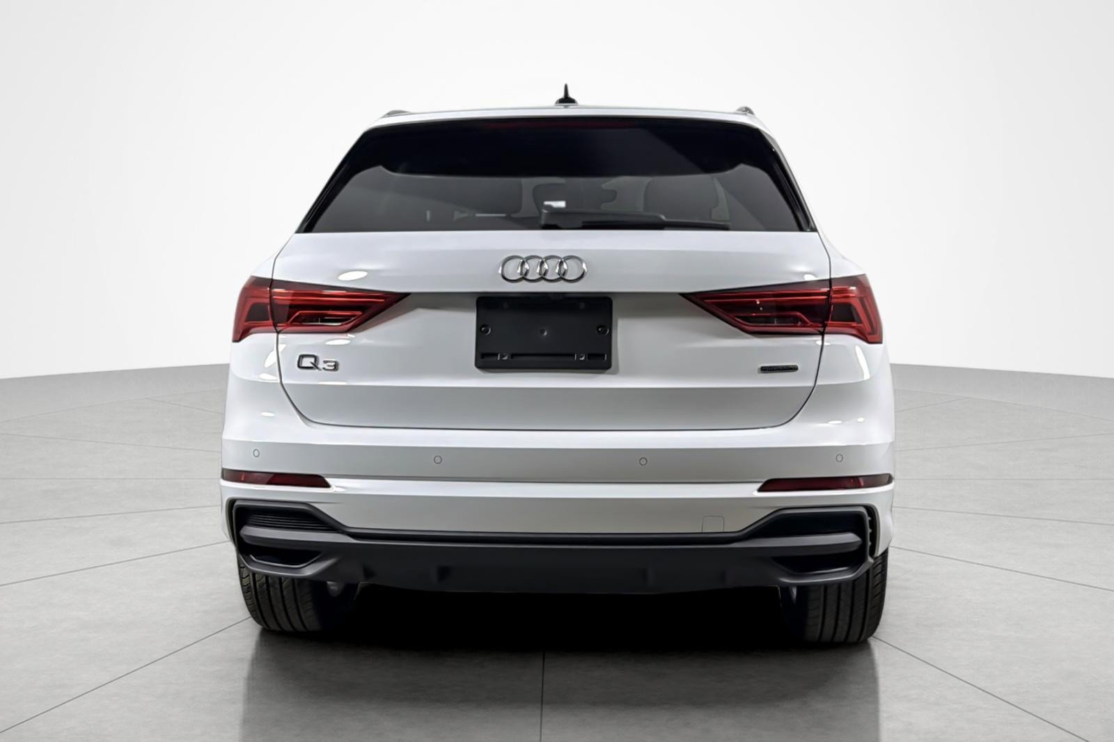 Used 2025 Audi Q3 2.0T Premium w/ Convenience Package AWD/4WD image 4