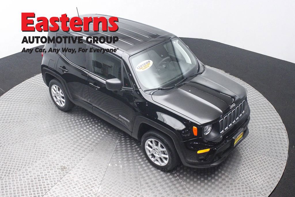 Used 2023 Jeep Renegade Latitude AWD/4WD image 3