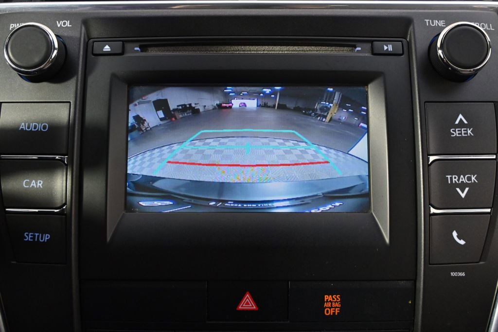 Used 2015 Toyota Camry LE image 28