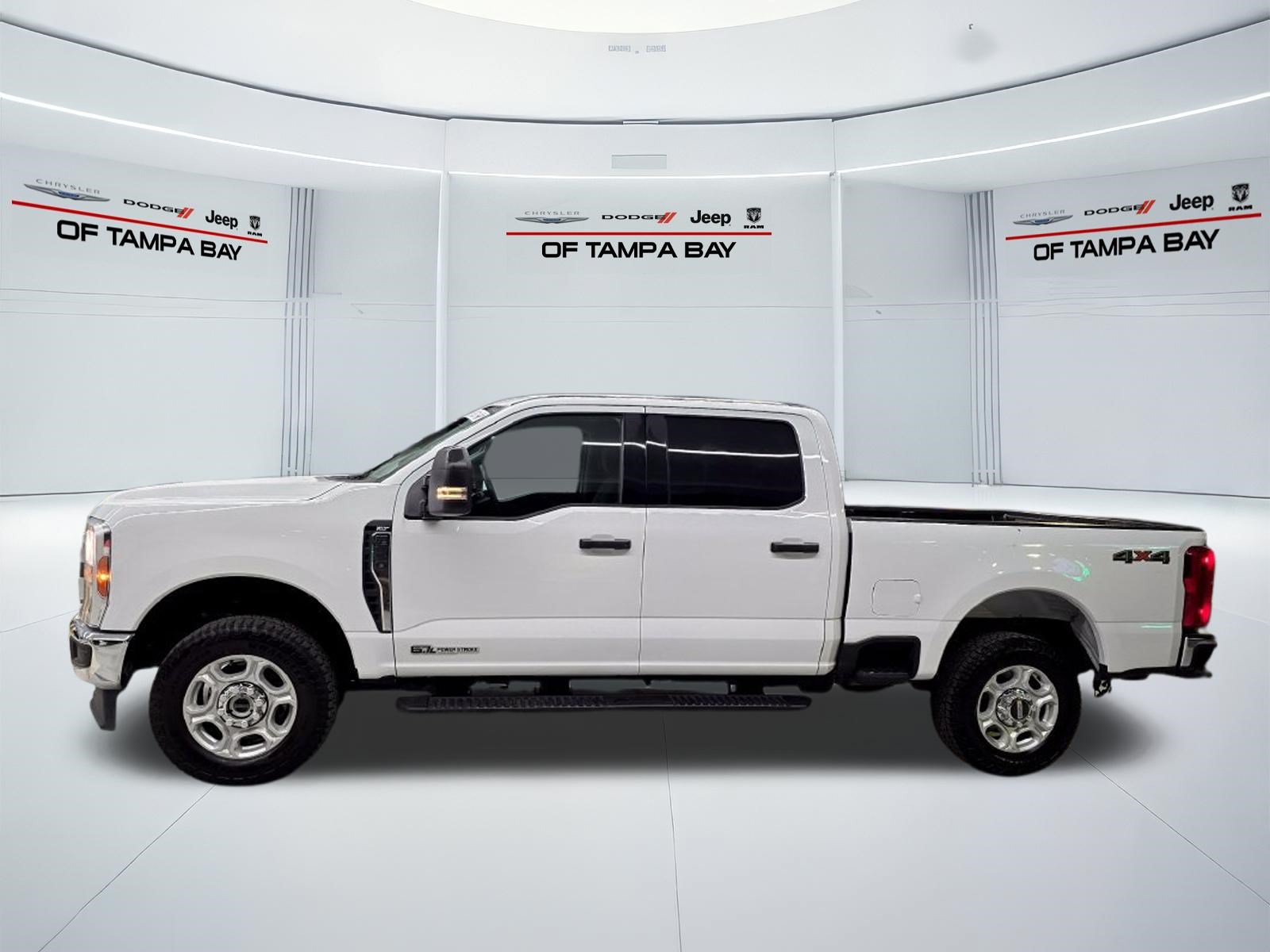 Used 2025 Ford F250 XLT AWD/4WD image 3
