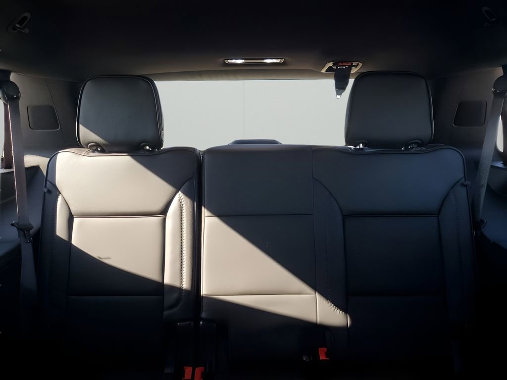 Used 2021 GMC Yukon Denali w/ Denali Premium Package image 26